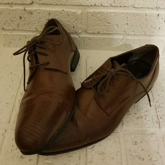 Pair of Kenneth Cole men shoes - Picture 3 of 3